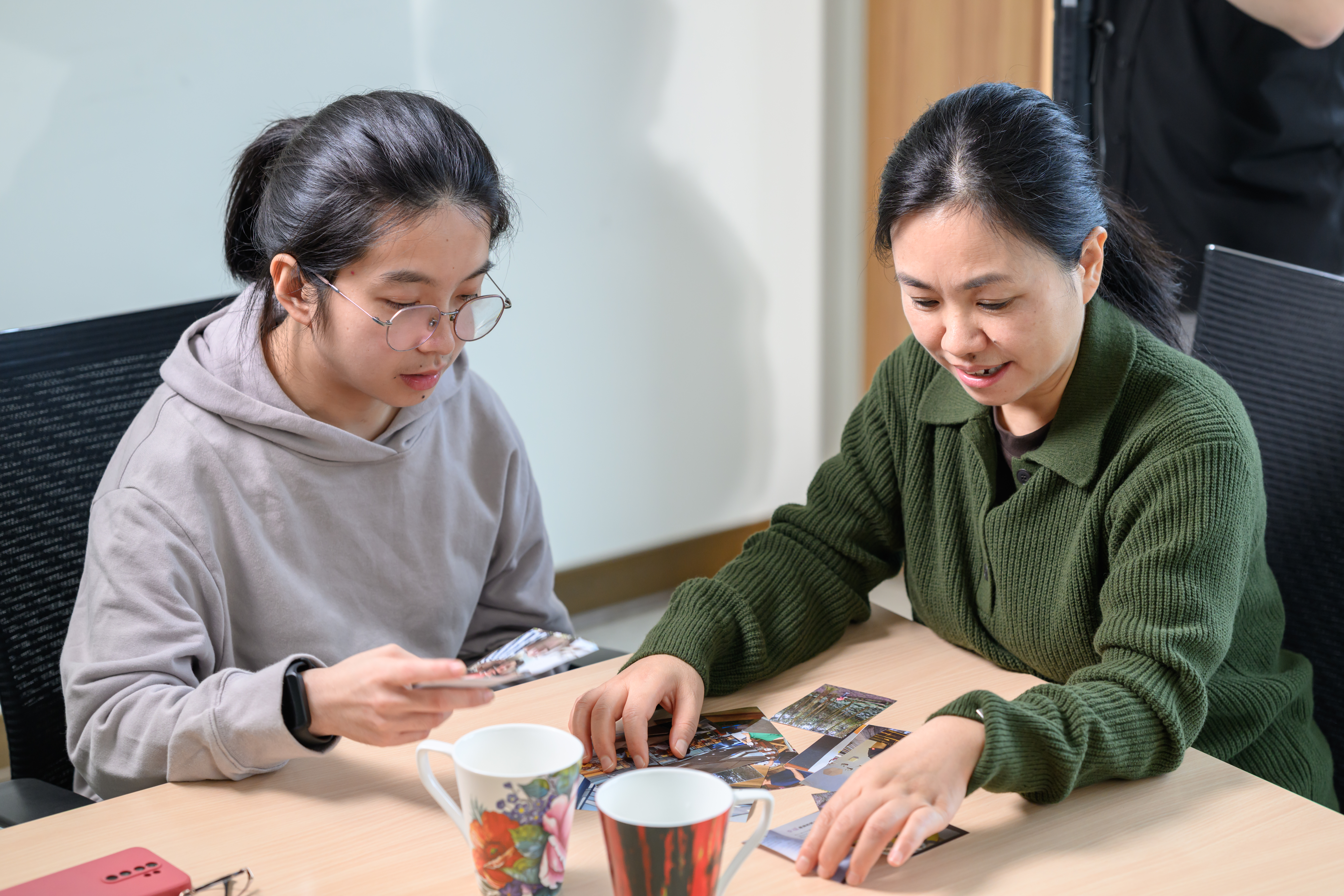 高靜女士坦言，敏純初入職場時，她內心曾有許多擔憂。 