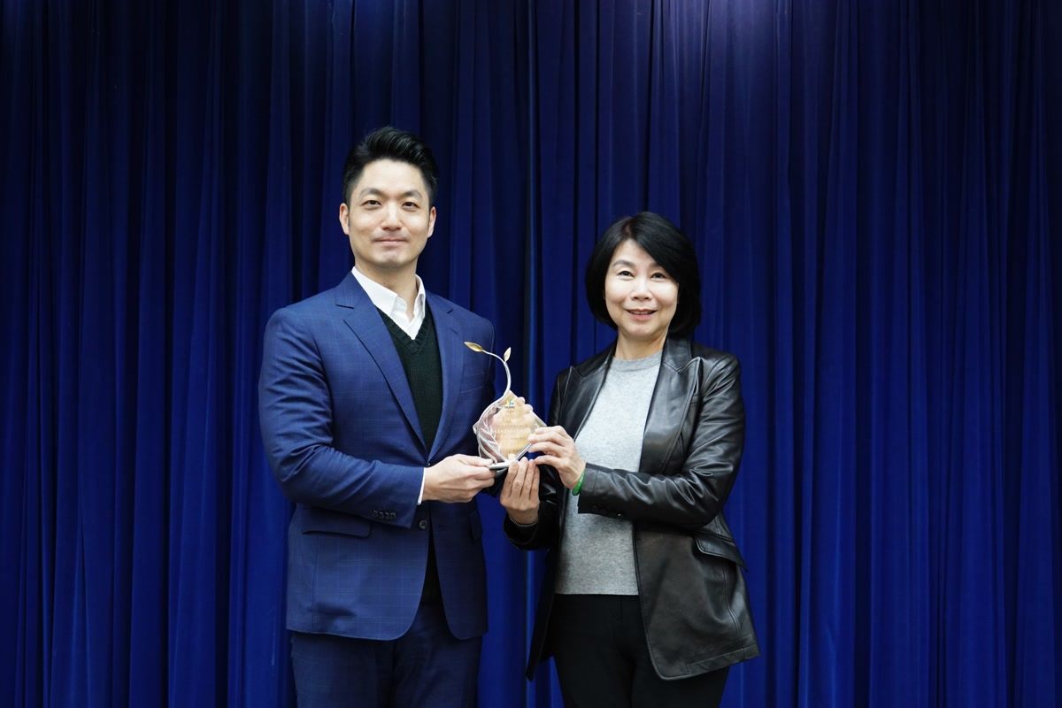 市長蔣萬安與新光產物保險股份有限公司代表人合照